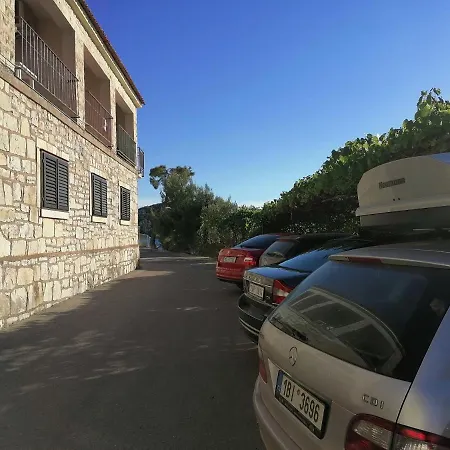 Private And Daire Brna