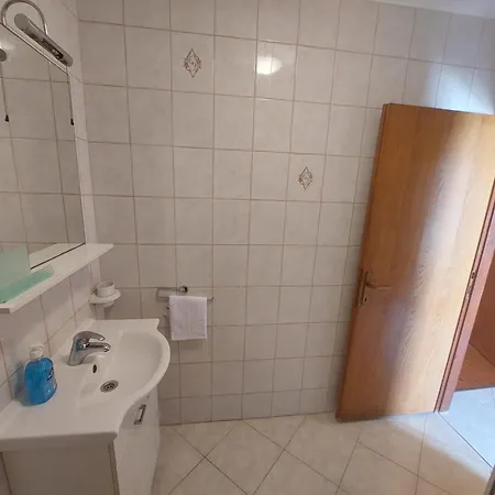 Private And Apartment