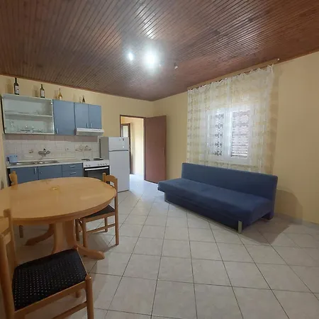 Private And Apartment *