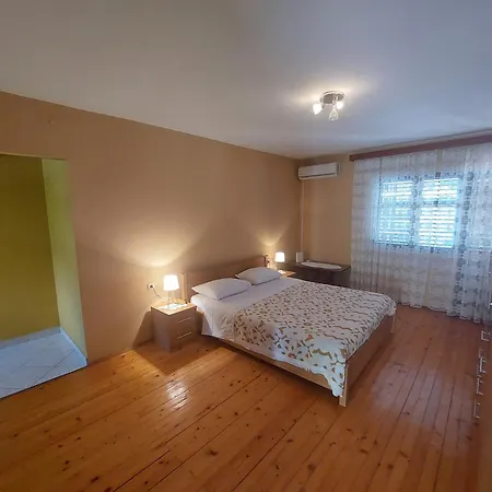 Apartment Private And *