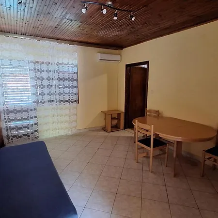 Private And Apartment *